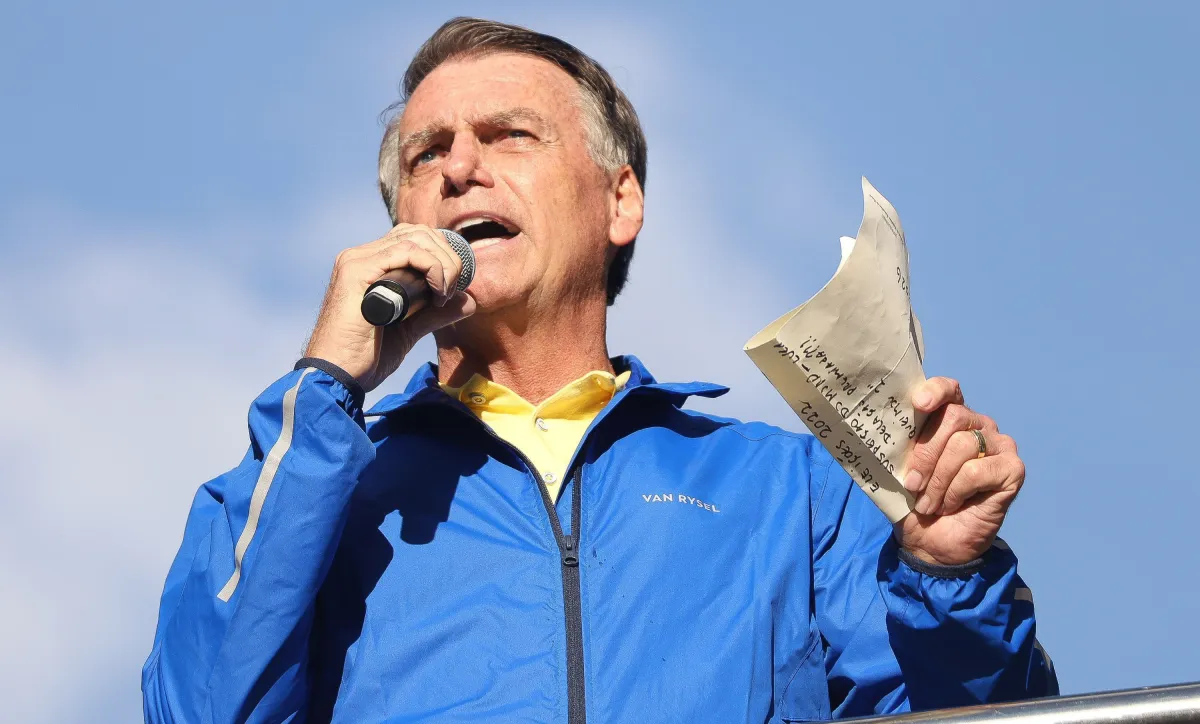 Bolsonaro passará mês de julho em repouso domiciliar, diz boletim