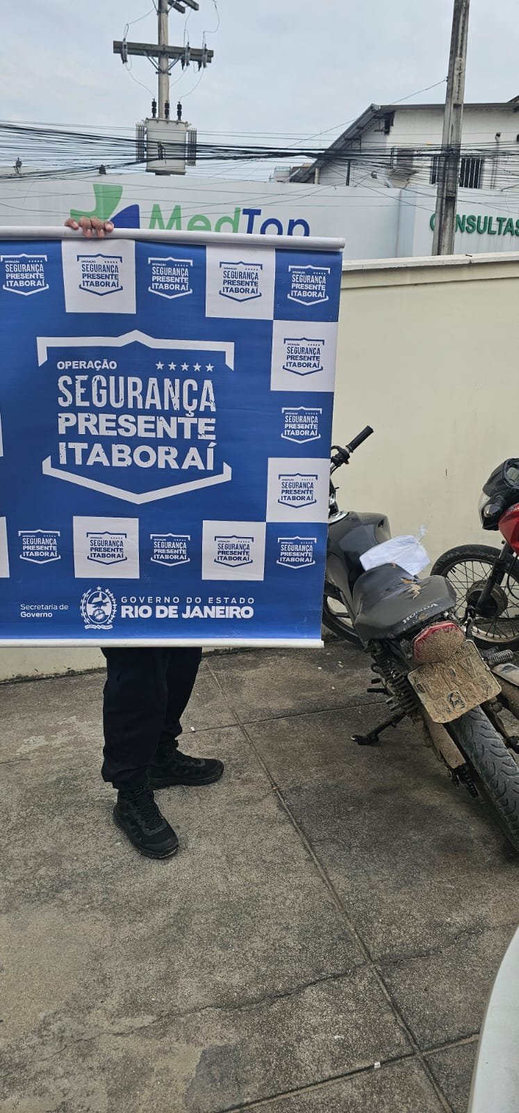 Motociclista é abordado com moto irregular em Itaboraí