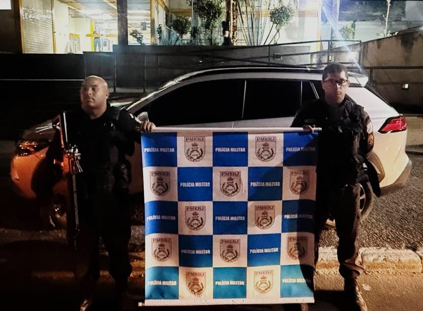 12ºBPM recupera dois carros roubados no Baldeador, em Niterói