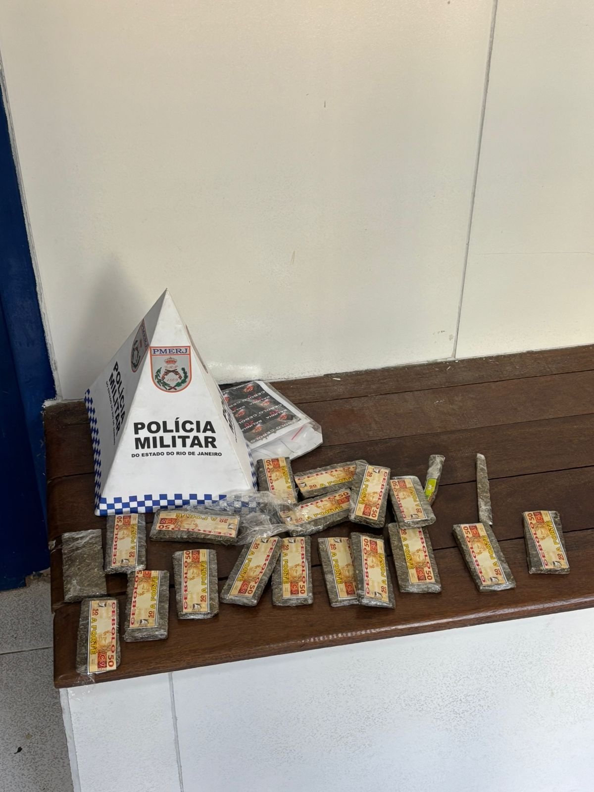 Acusado de tráfico de drogas do bairro Arsenal, em São Gonçalo é detido por policiais do 7ºBPM
