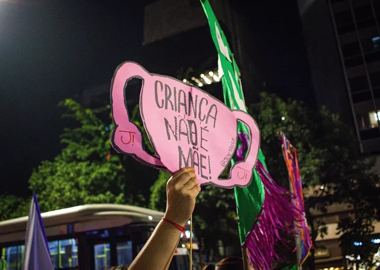 Risco à infância: Governo Lula tenta impor aborto para meninas acolhidas pelo Estado