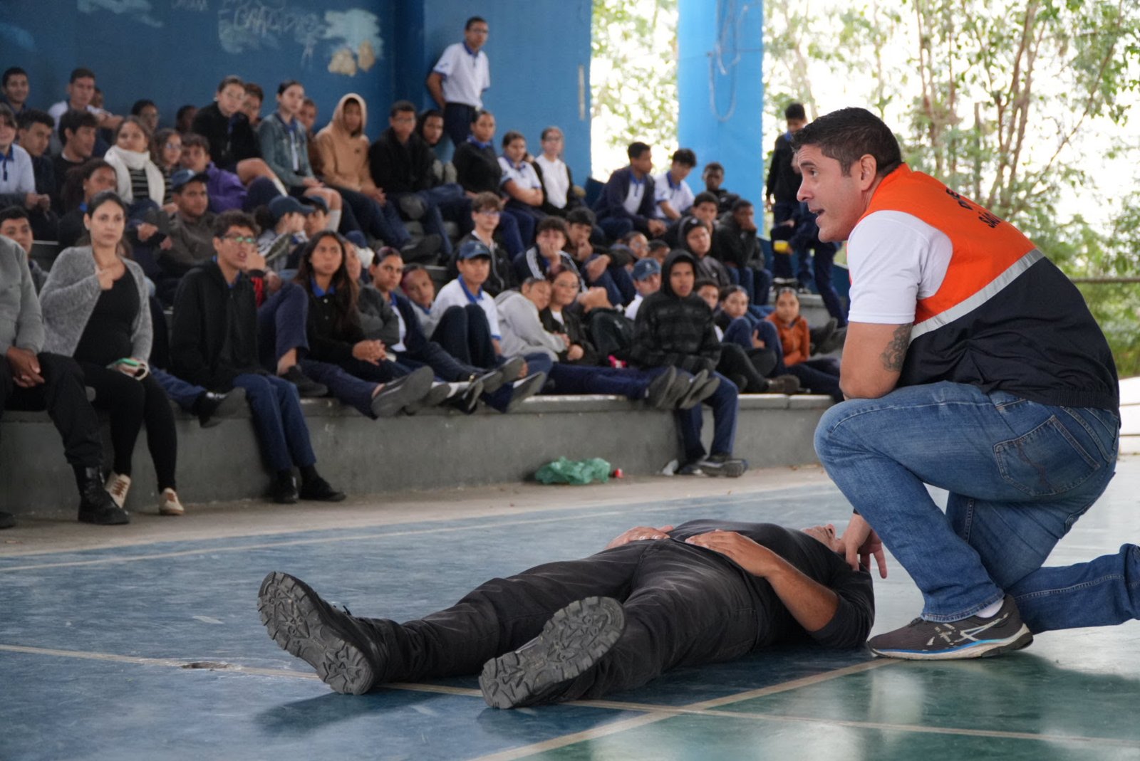 Defesa Civil orienta estudantes sobre primeiros socorros 