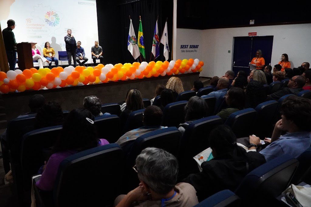 Gonçalenses debatem rumos da assistência social em conferência
