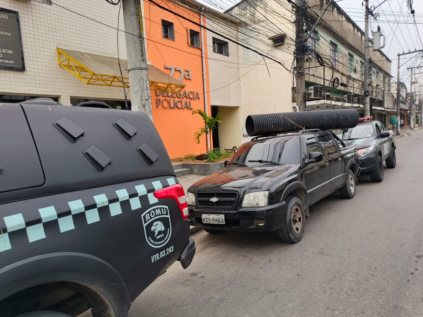 Vergonha! Flagrante da central de monitoramento de São Gonçalo termina em prisão