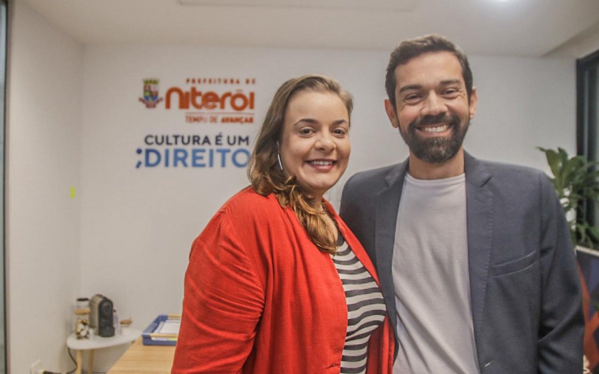 O bom filho a Casa torna: Leonardo Giordano deixa a secretaria das Culturas e Julia Pacheco reassume a pasta