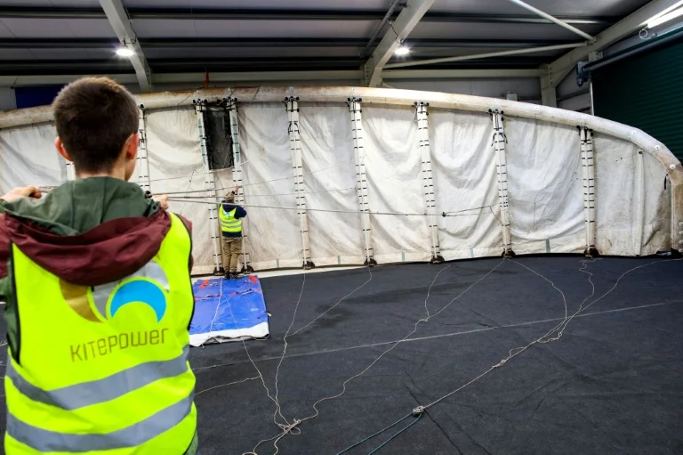 Pipas gigantes são usadas para gerar eletricidade na Irlanda