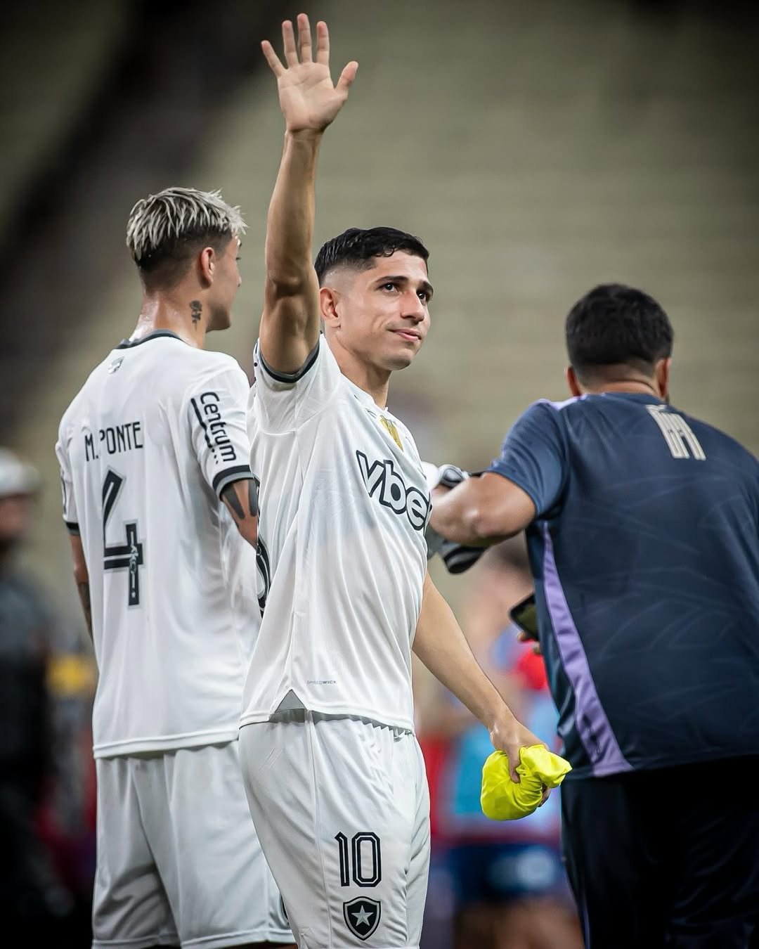 Savarino recusa propostas e seguirá no Botafogo