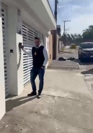 Mulher investigada por perseguir padre após rejeição amorosa paga multa de R$ 40 mil após indiciamento em SC