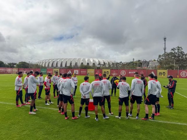 Escalação do Inter: Roger deve promover mudanças no time contra o Flamengo