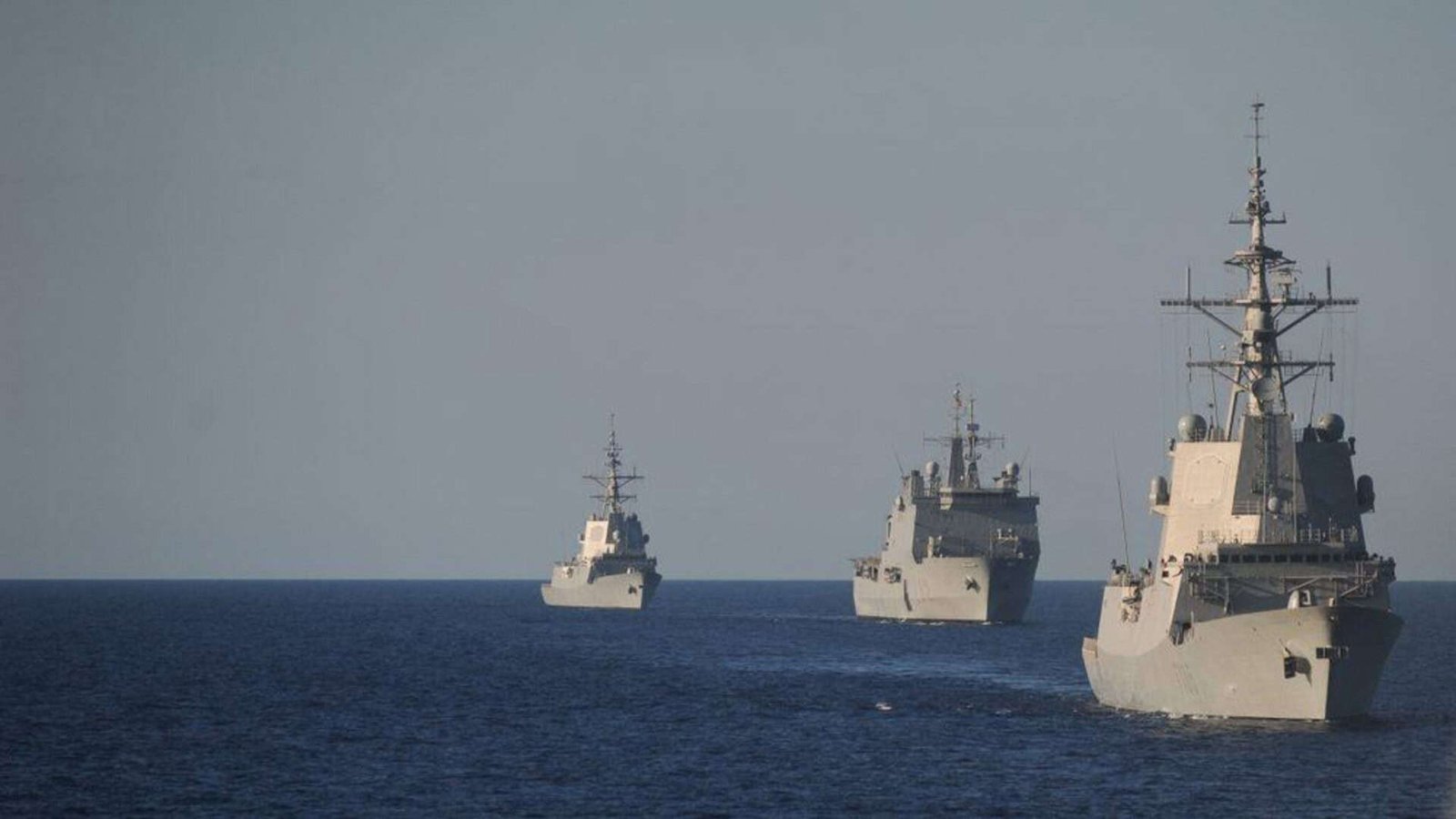 Navios dos EUA chegam na costa da Venezuela nesta quarta-feira (20)