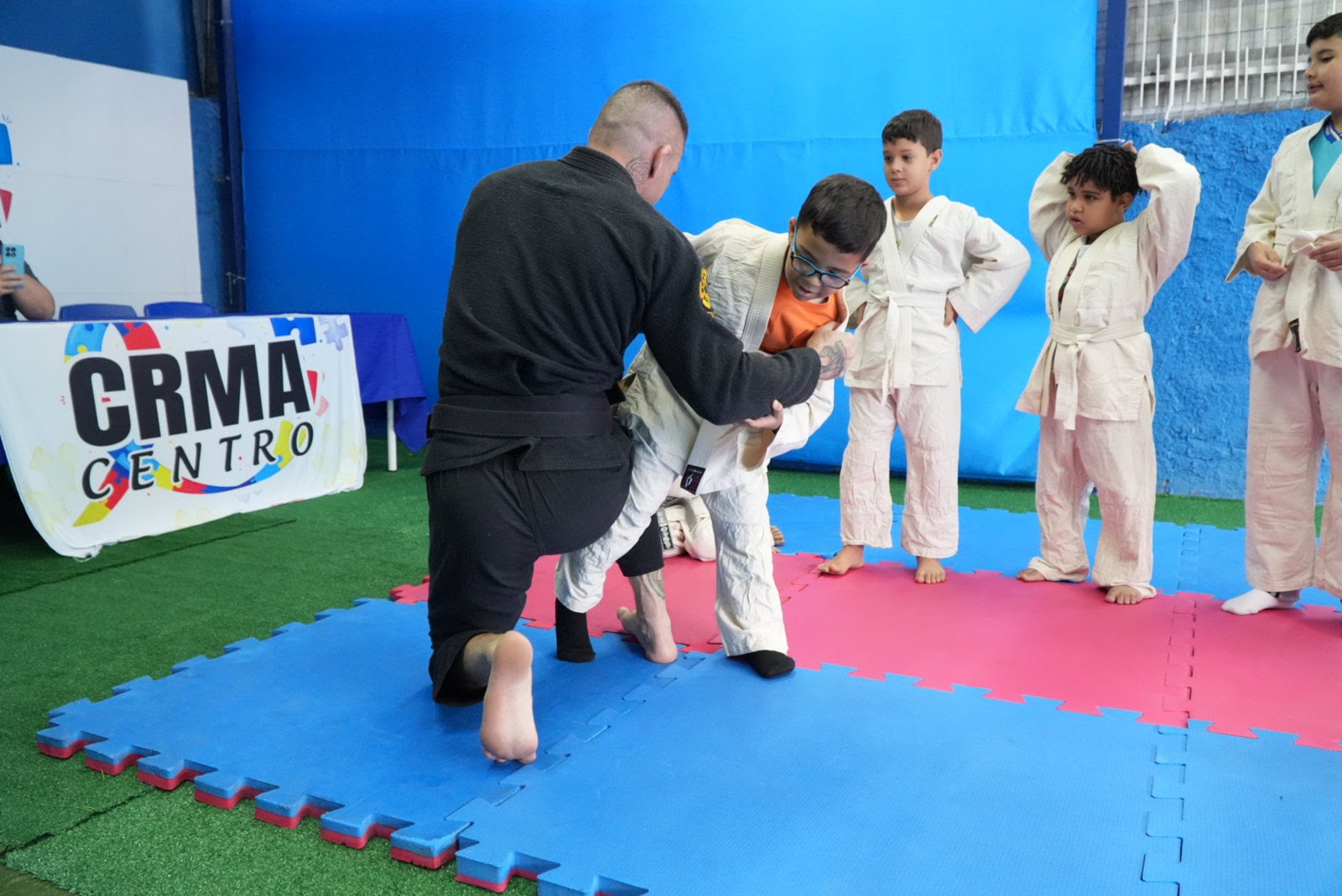 São Gonçalo oferece aulas de Jiu-Jítsu para autistas