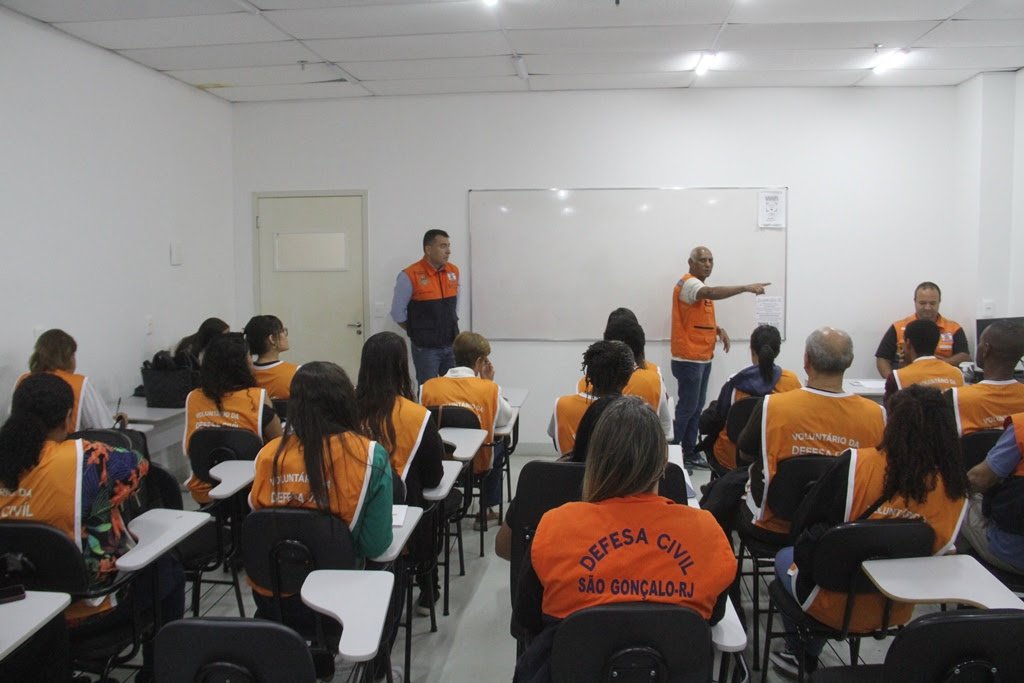 Defesa Civil realiza aula inaugural da nova turma do Curso de Voluntários 