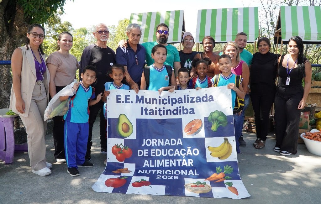 Agricultores participam de atividade em escola de Itaitindiba