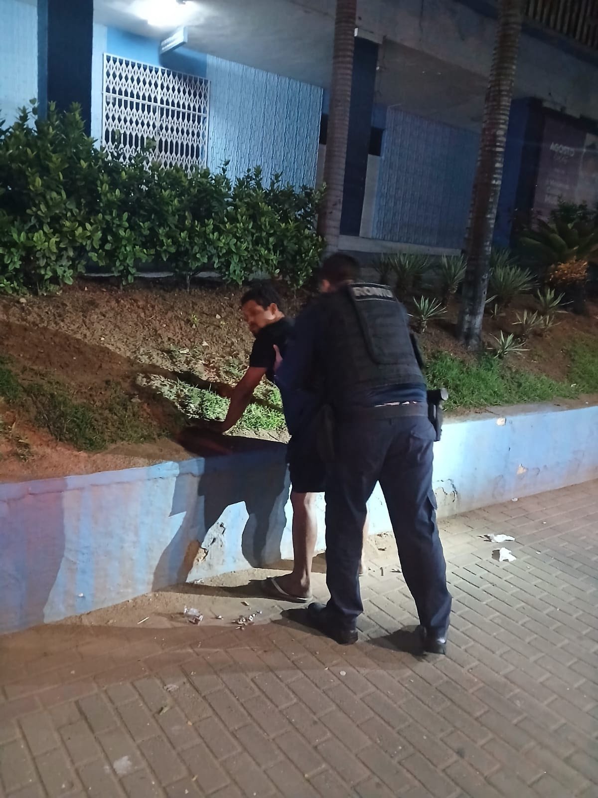 Central de Segurança flagra furtos de cabos e pichação em São Gonçalo durante a madrugada