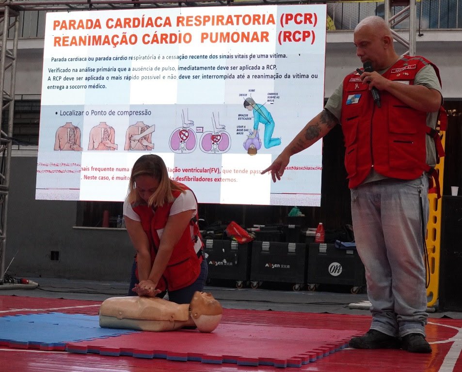 Gonçalenses participam de curso gratuito de Suporte Básico de Vida, no Camarão