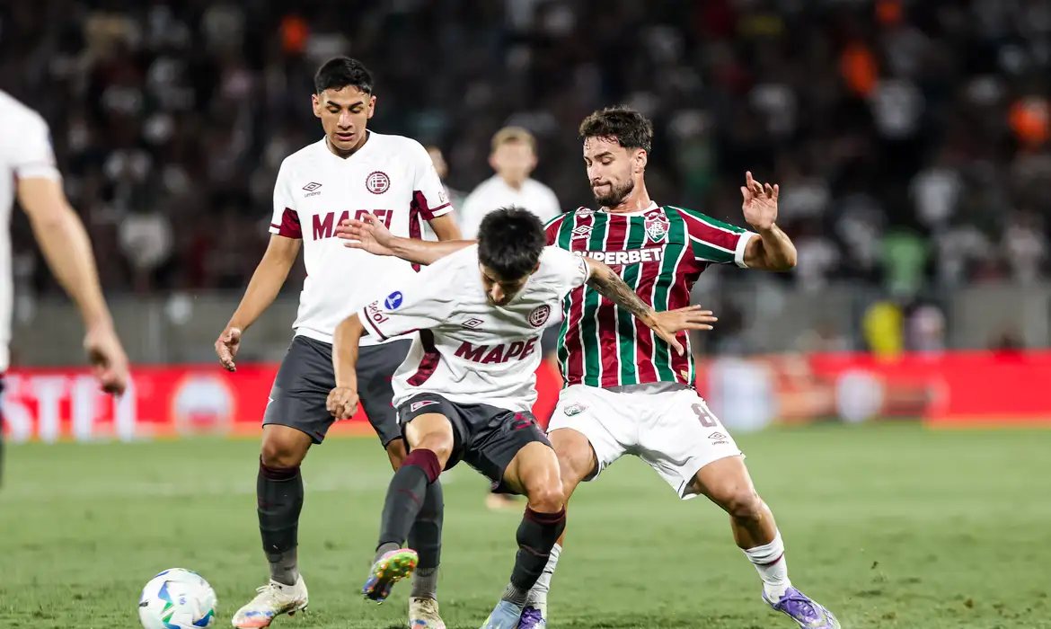 Fluminense sofre empate contra o Lanús e é eliminado da Sul-Americana