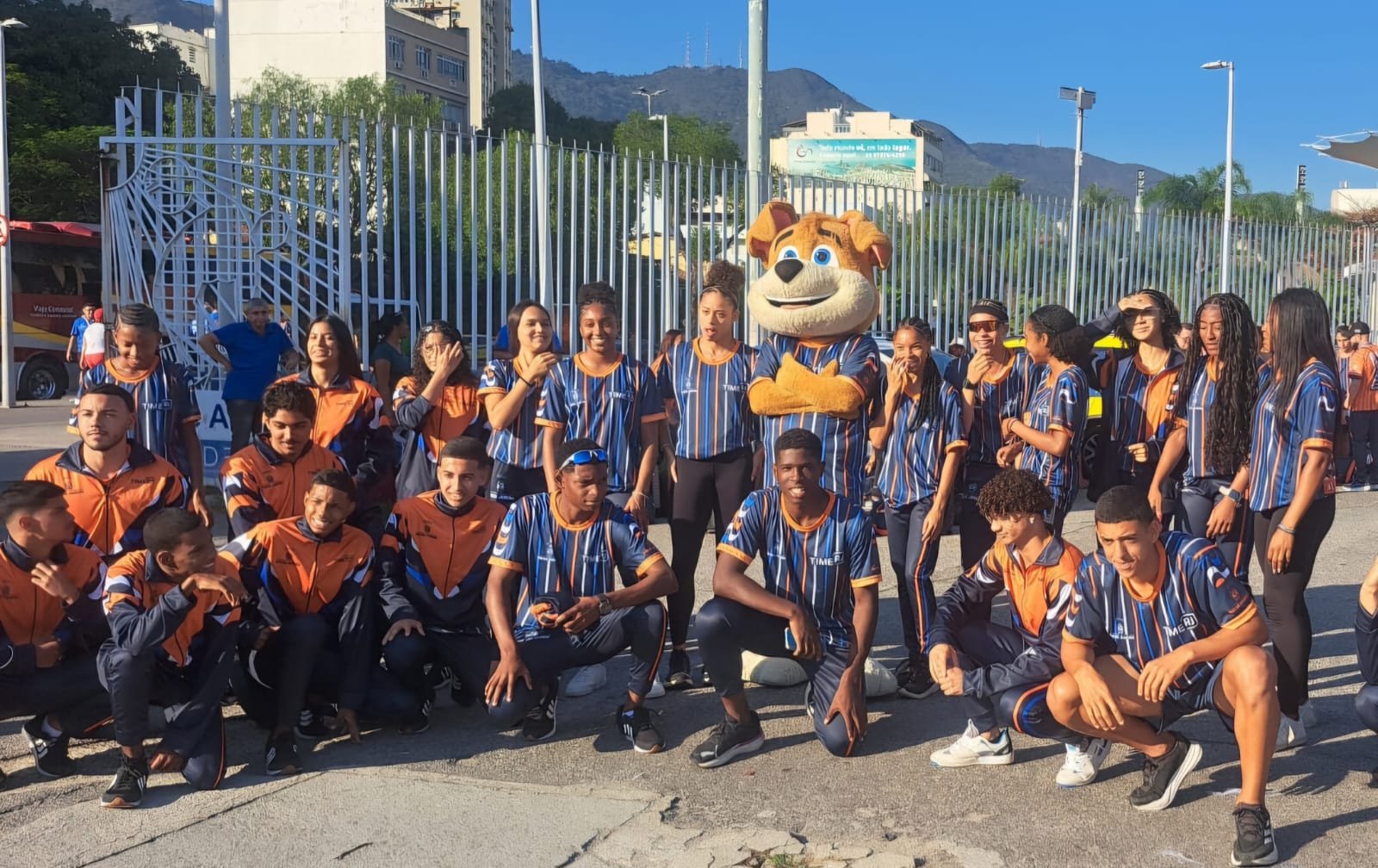 Atletas do Time RJ embarcam para disputar os Jogos da Juventude em Brasília