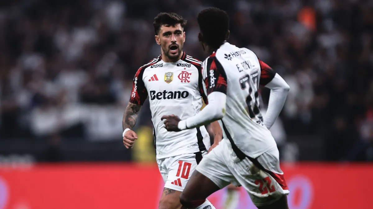 Rossi para Yuri Alberto e Flamengo supera o Corinthians em casa