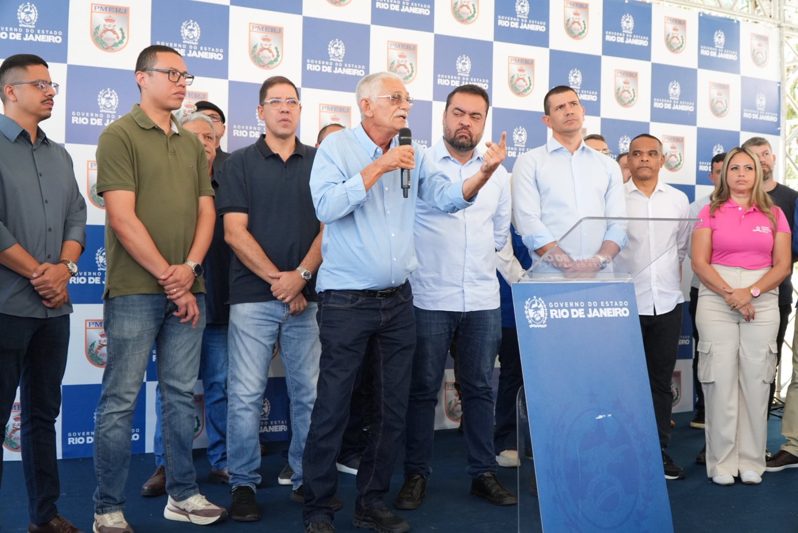 Governador Cláudio Castro entrega Fazenda Colubandê restaurada e novas viaturas para o 7º BPM