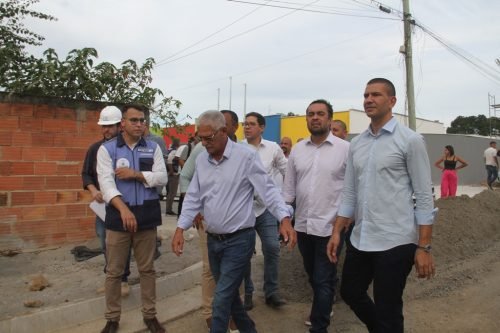Cláudio Castro inaugura obras e entrega novas viaturas ao 7ºBPM