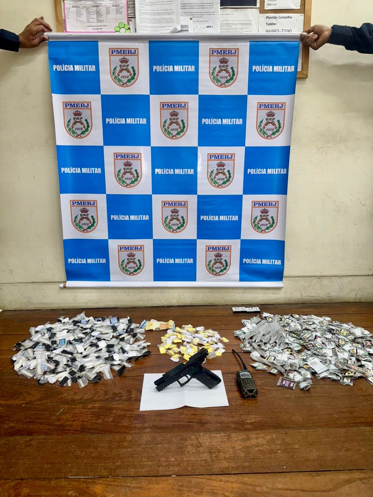 12º BPM prende suspeitos e frustra tentativa de bloqueio de ruas no Serrão, em Niterói