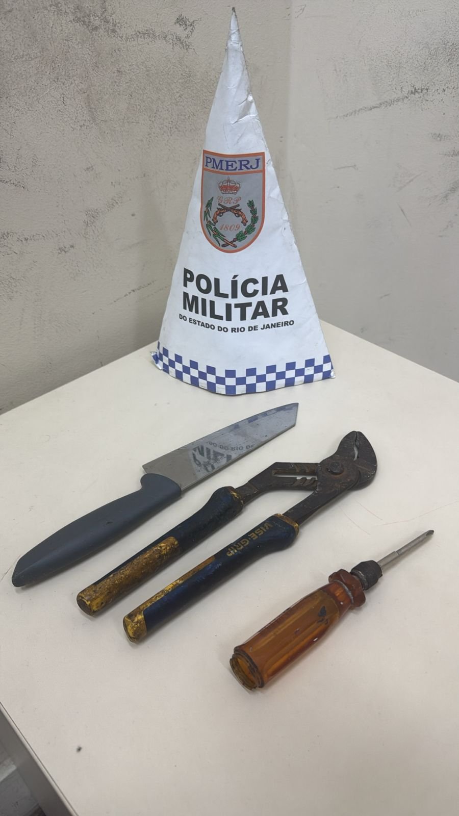Homens em situação de rua são presos em flagrante após furtar residência em Niterói; Vídeo