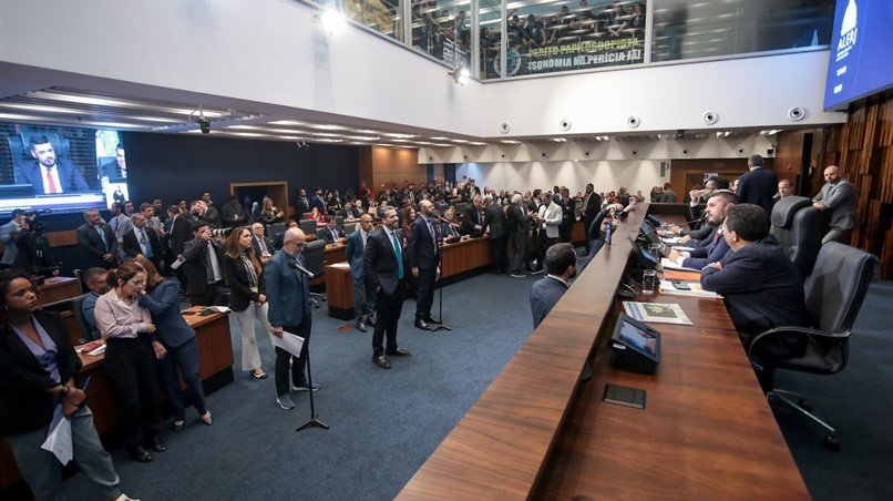 Alerj aprova retorno de gratificação a policiais civis por mortes de suspeitos em confronto