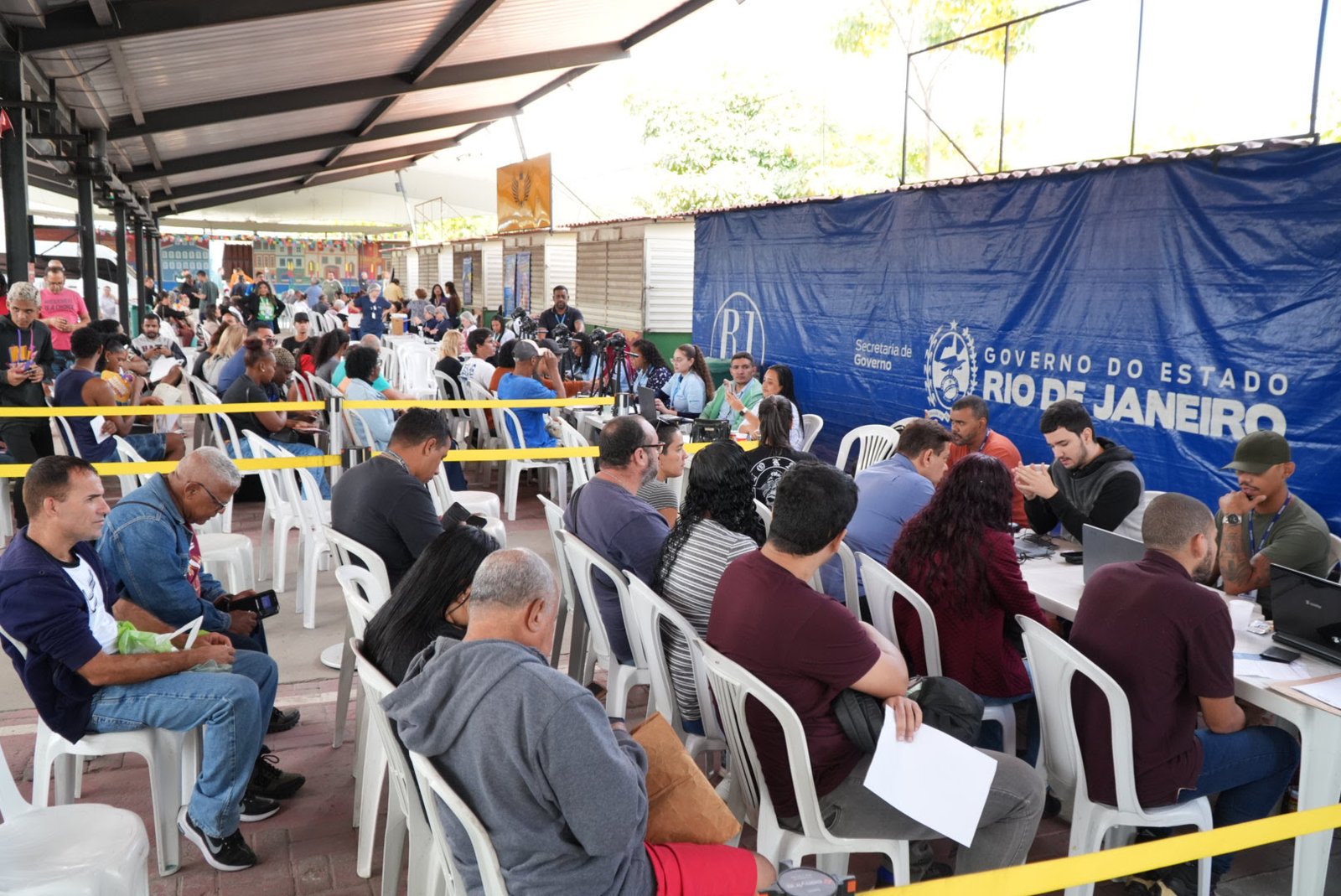 Programa RJ Para Todos realiza atendimento a centenas de moradores de São Gonçalo na Feira de Tradições Nordestinas