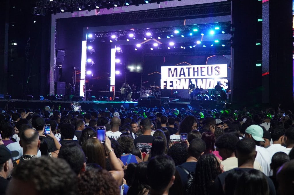 Aniversários de 135 anos: Pedro Sampaio e Matheus Fernandes contagiam público no São Gonçalo Fest