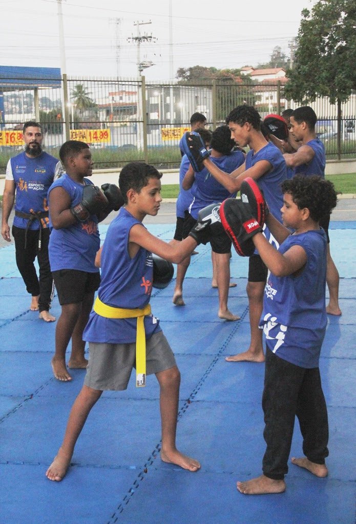 Em São Gonçalo, Projeto Esporte em Ação oferece aulas gratuitas de Kickboxing