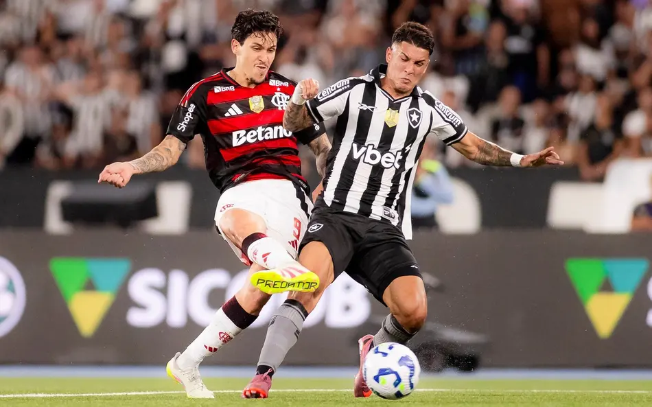 Pedro joga muito, Flamengo vence Botafogo e segue na cola do Palmeiras