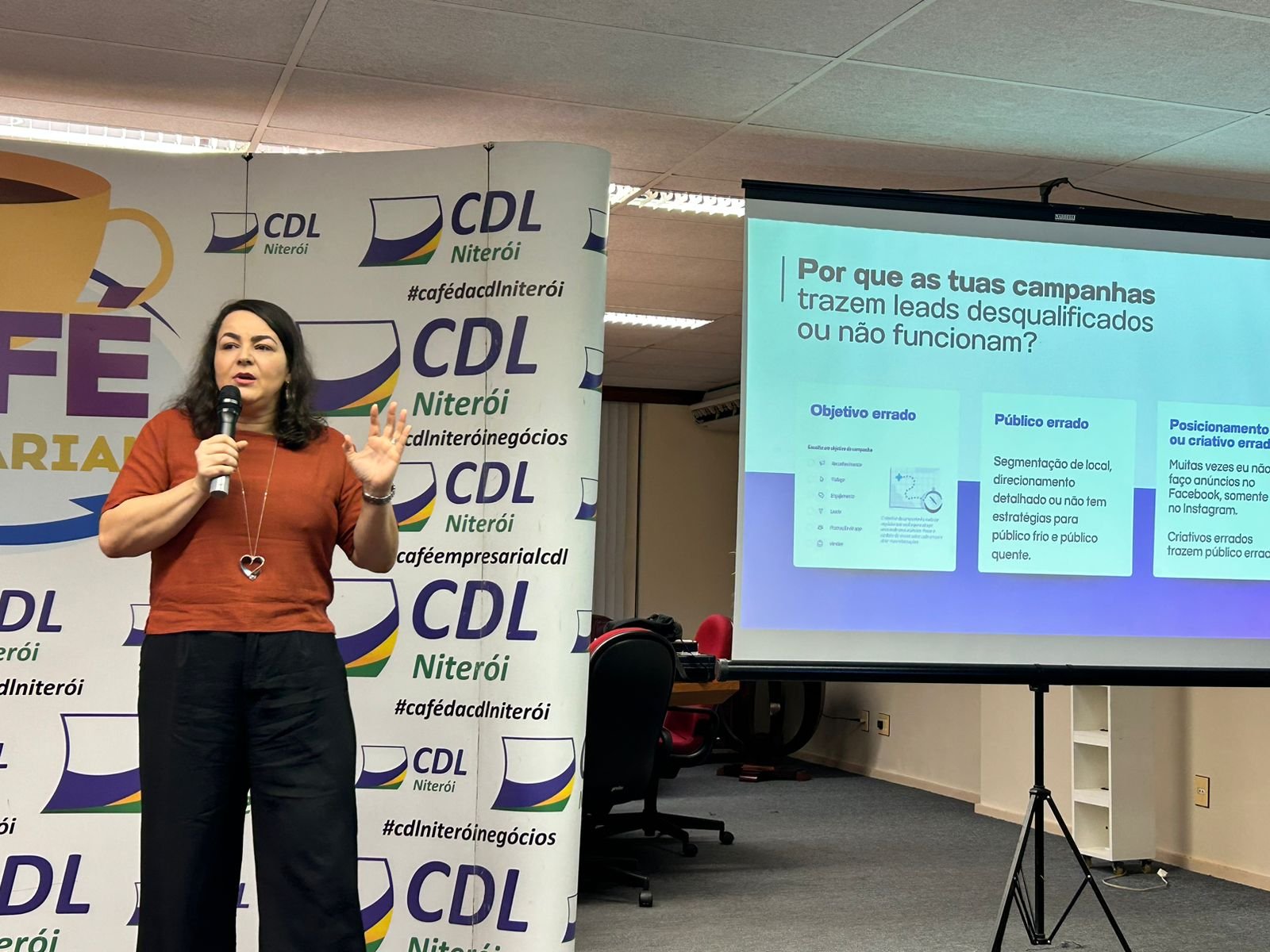 Café Empresarial da CDL debate estratégias para atrair clientes com o tráfego pago