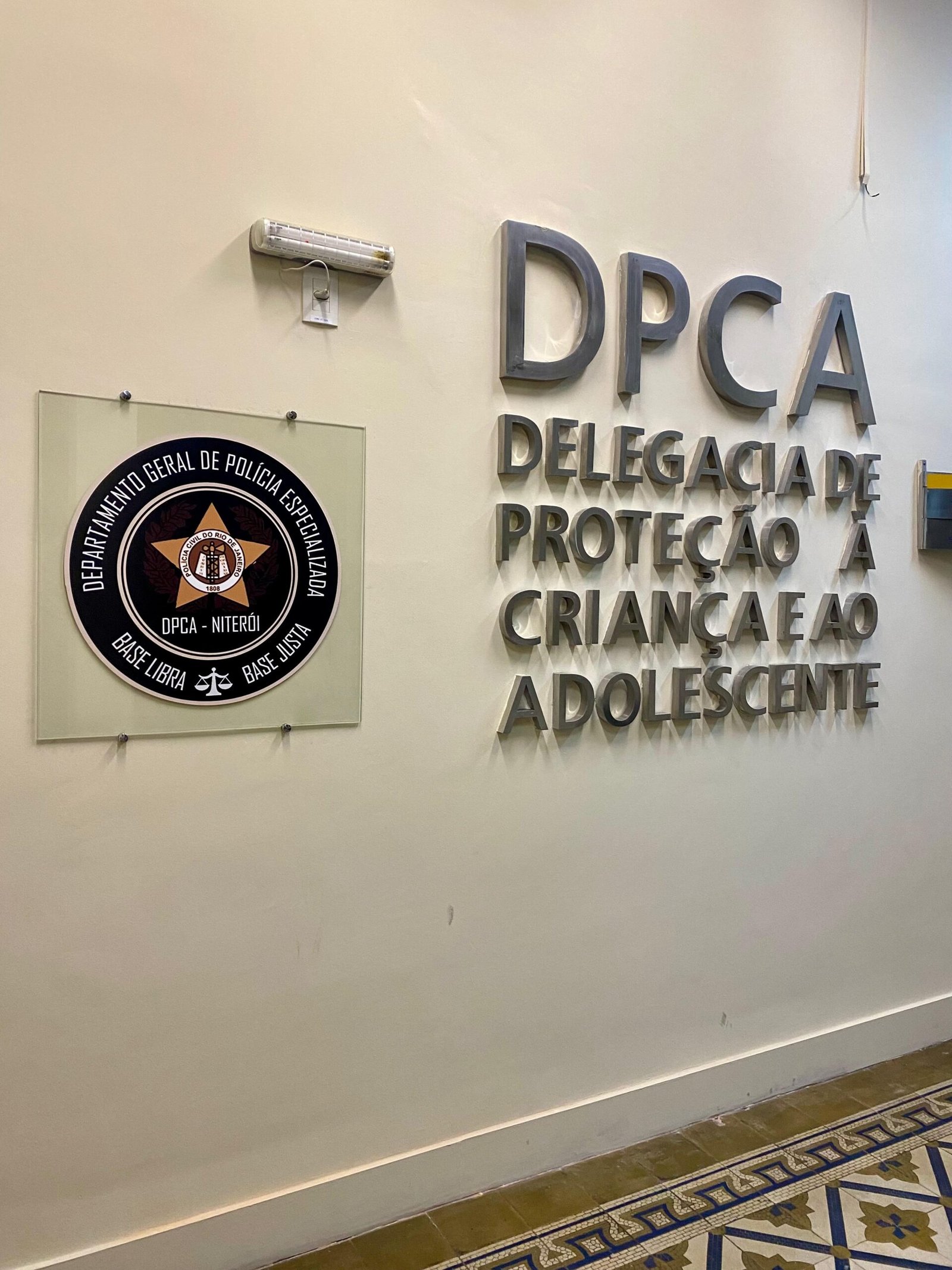Polícia Civil prende agressor da mãe de seu ex-companheiro em Niterói