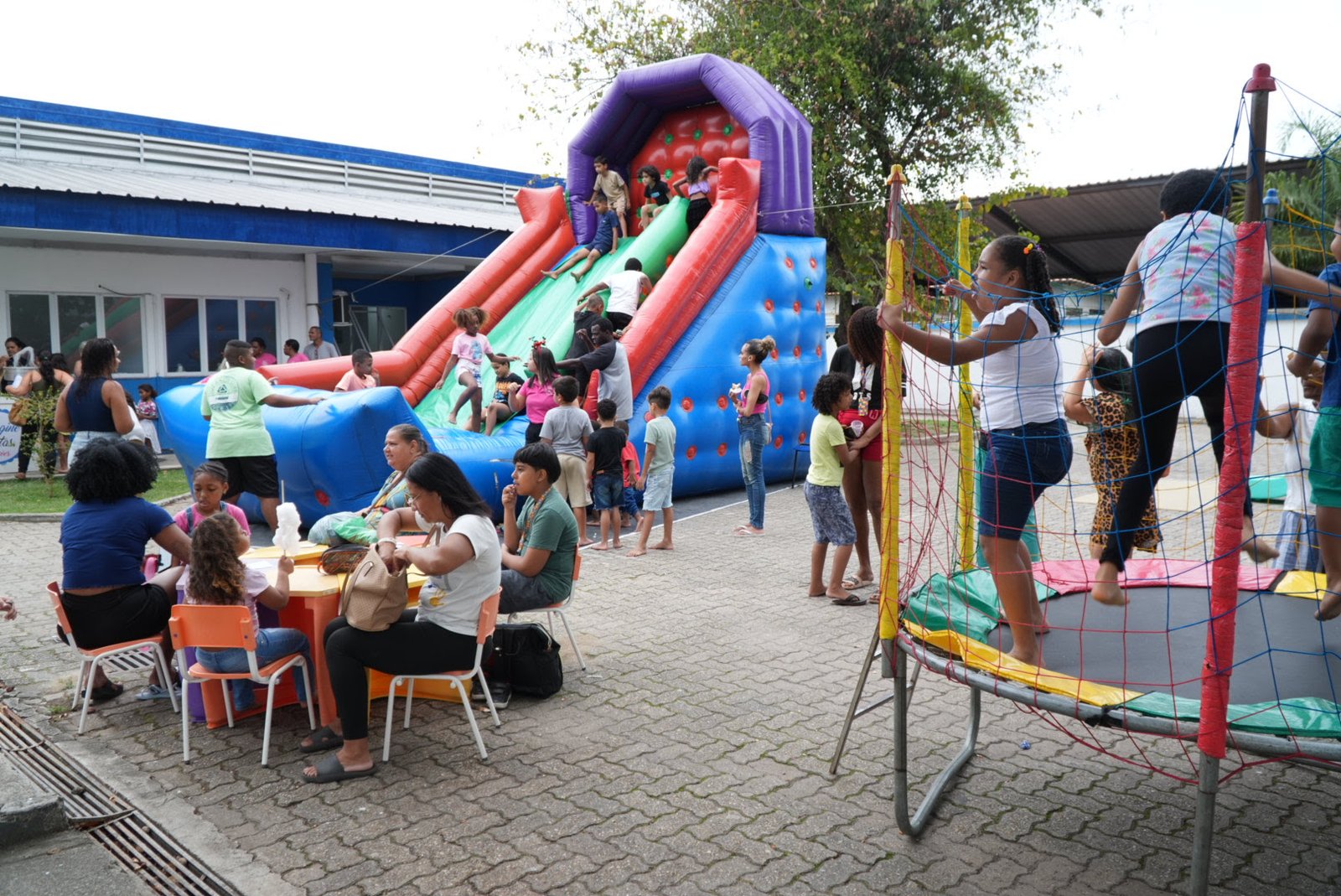 Em São Gonçalo, Centro Especializado de Reabilitação faz festa para as crianças  