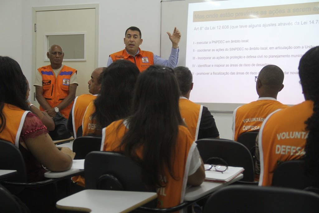 Defesa Civil realiza aula inaugural da 11ª turma do Curso de Voluntários