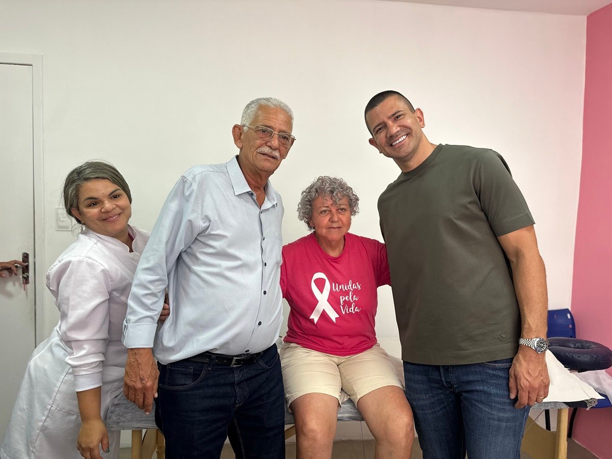 Prefeito de São Gonçalo Capitão Nelson participa de manhã de atividades promovida pelo Espaço Rosa