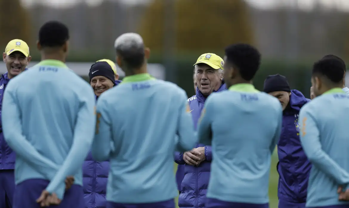 Ancelotti inicia montagem do time para amistoso contra Senegal