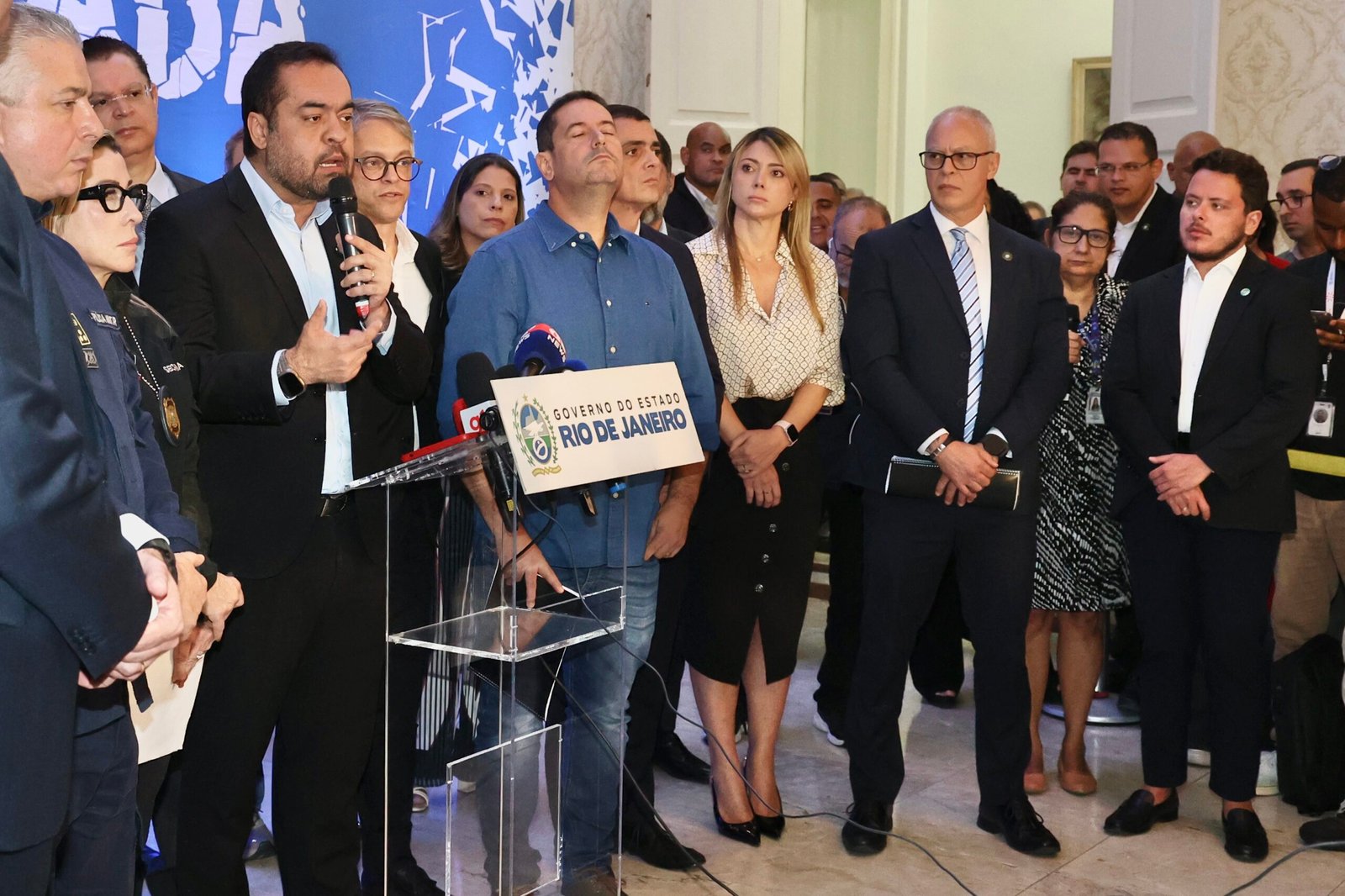 Cláudio Castro lança a Operação Barricada Zero em parceria entre o Governo do Estado e prefeituras da Região Metropolitana