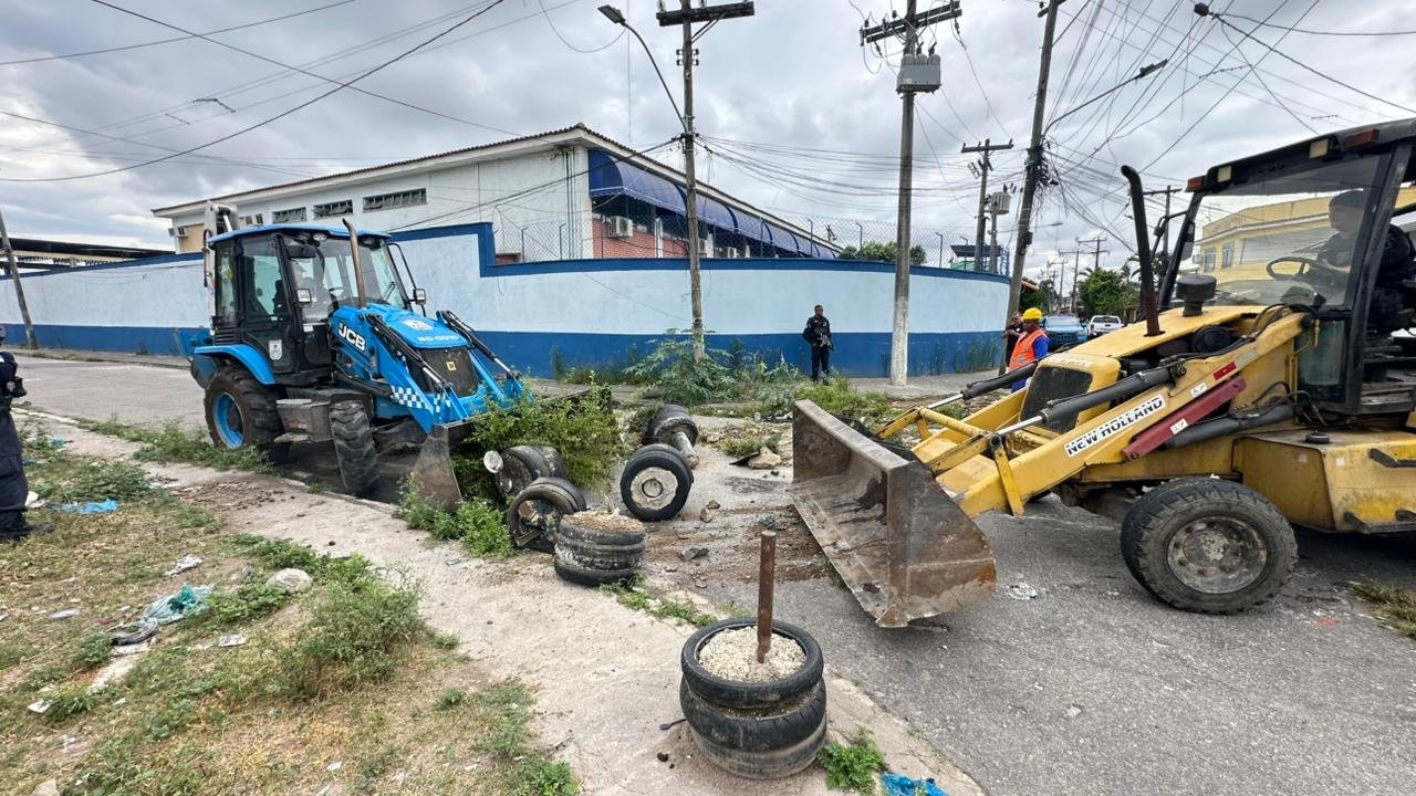 Operação Barricada Zero: Governo do Estado retira 593 toneladas de obstáculos no primeiro dia