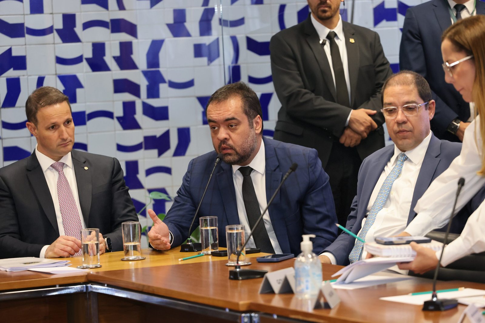 Cláudio Castro comemora aprovação do Marco Legal do Combate ao Crime Organizado após articulações em Brasília