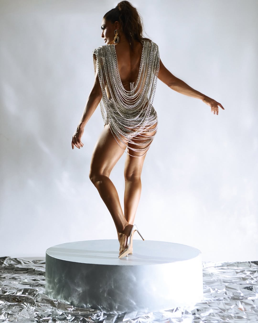 Juliana Paes participa do segundo ensaio da Viradouro na Amaral Peixoto neste domingo (16); vídeo