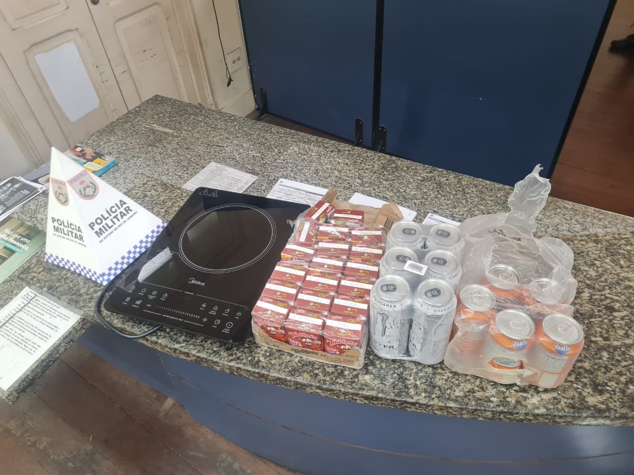 Homem é preso após furtar lanchonete em Niterói