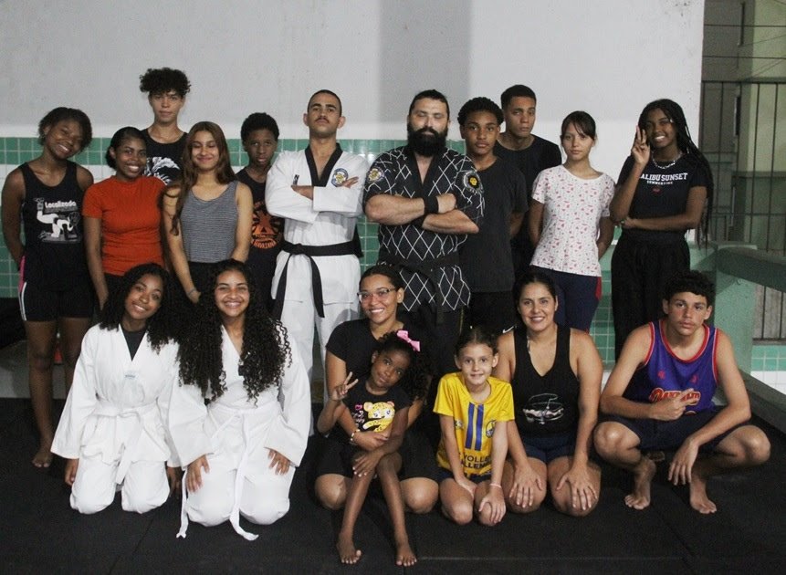 Venda da Cruz recebe moradores em aulas de Taekwondo