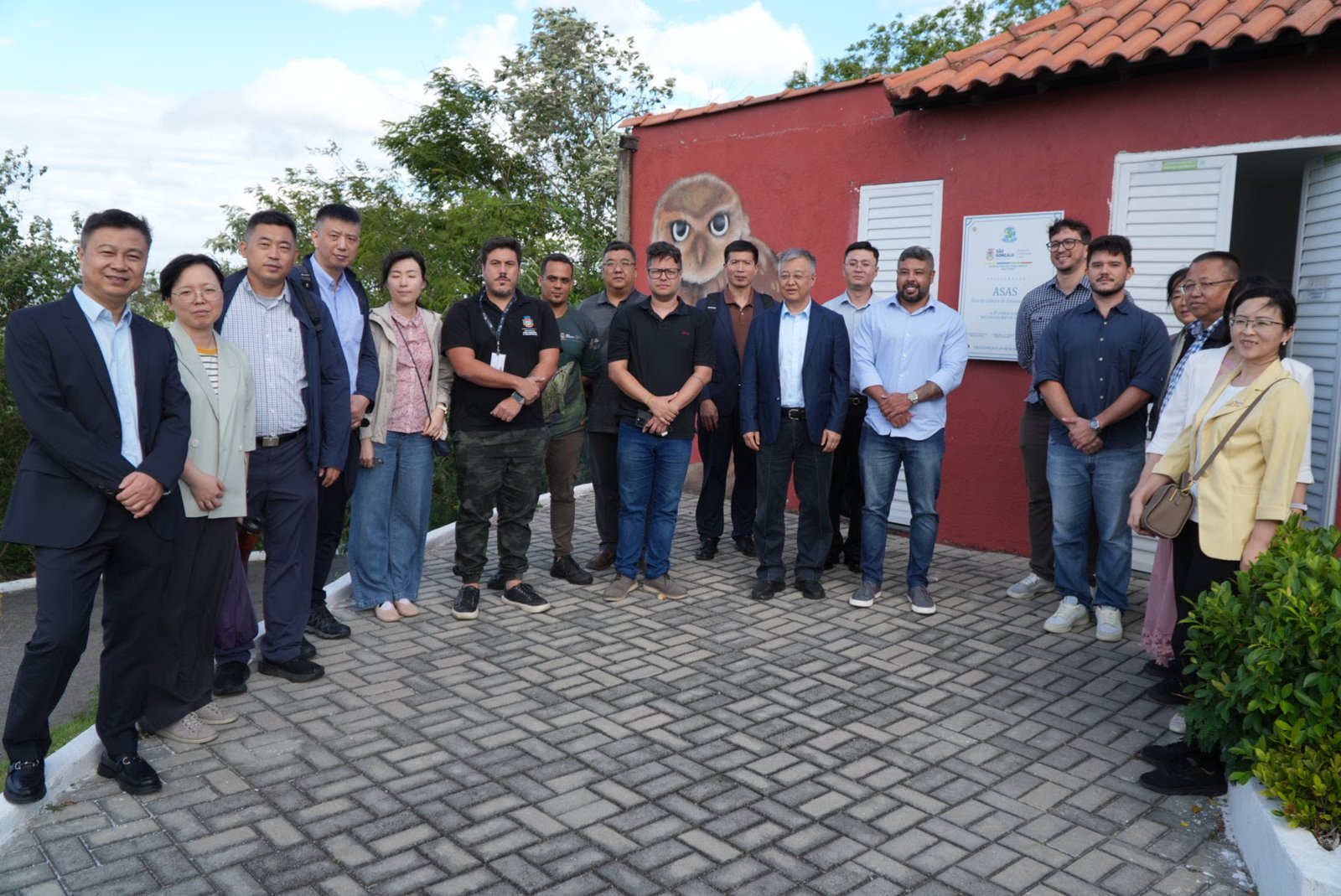 Visita de delegação chinesa à ASAS destaca excelência técnica na conservação da fauna