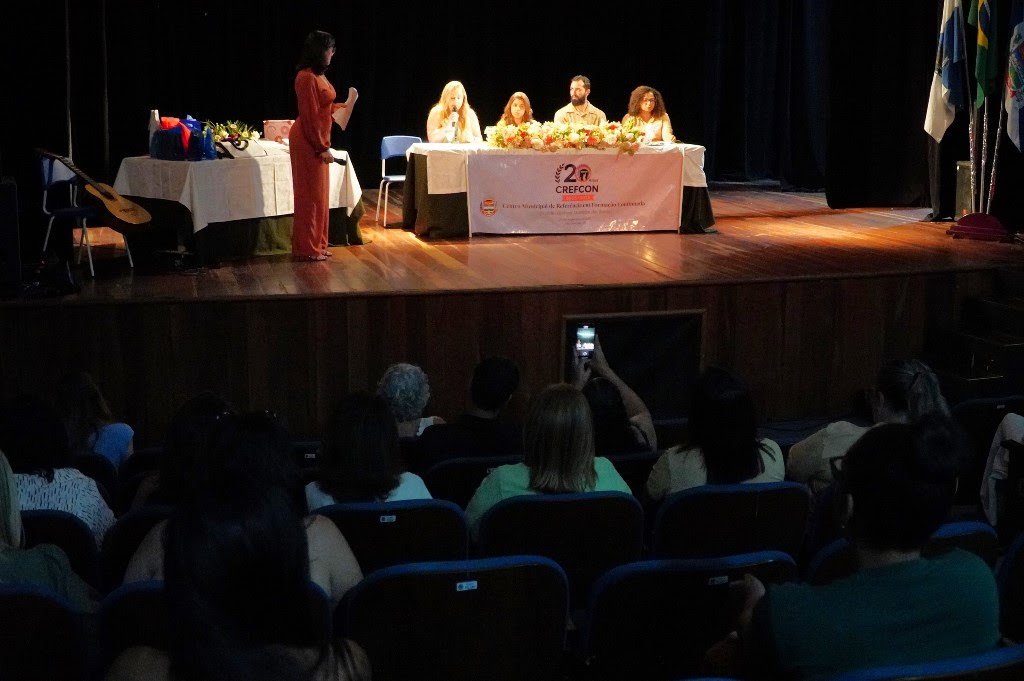 Rede Municipal de ensino comemora 20 anos de centro de formação para professores