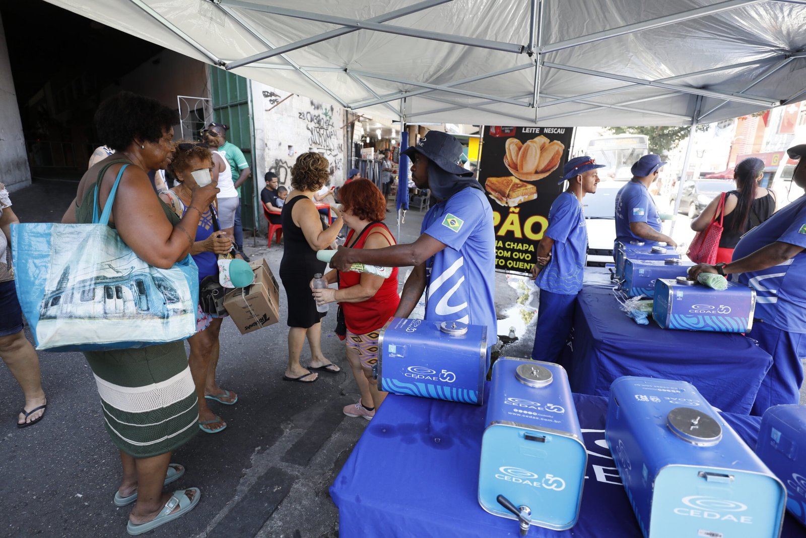 Cláudio Castro determina reforço de ações do Estado para enfrentar ondas de calor e proteger a população
