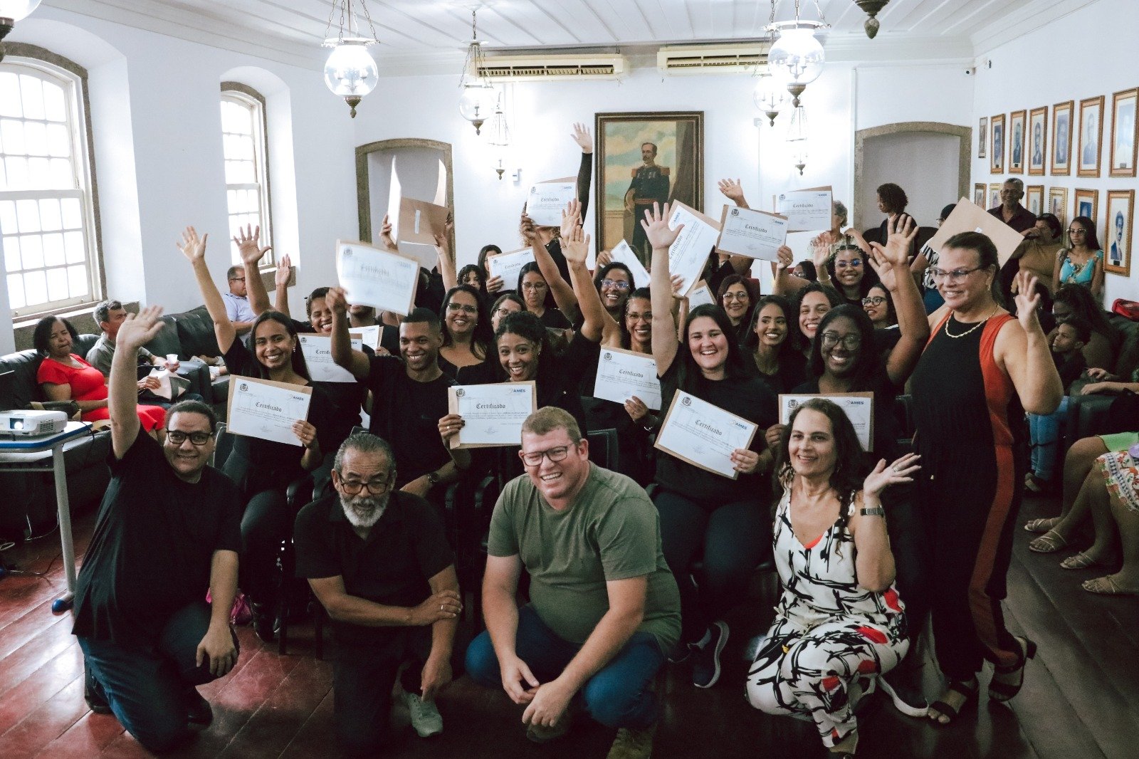 Prefeitura de Itaboraí certifica alunos do IV nível do Curso de Libras