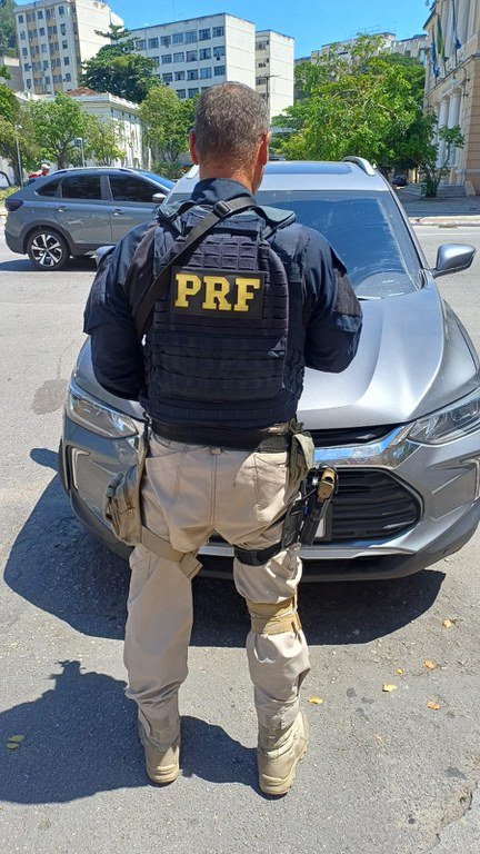 Veículo roubado é recuperado pela PRF em Niterói