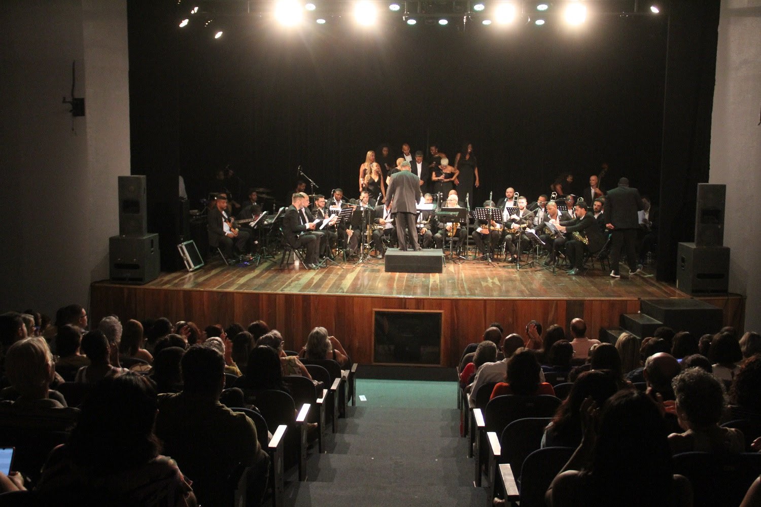 Orquestra gonçalense faz show especial de final de ano nesta segunda-feira 22