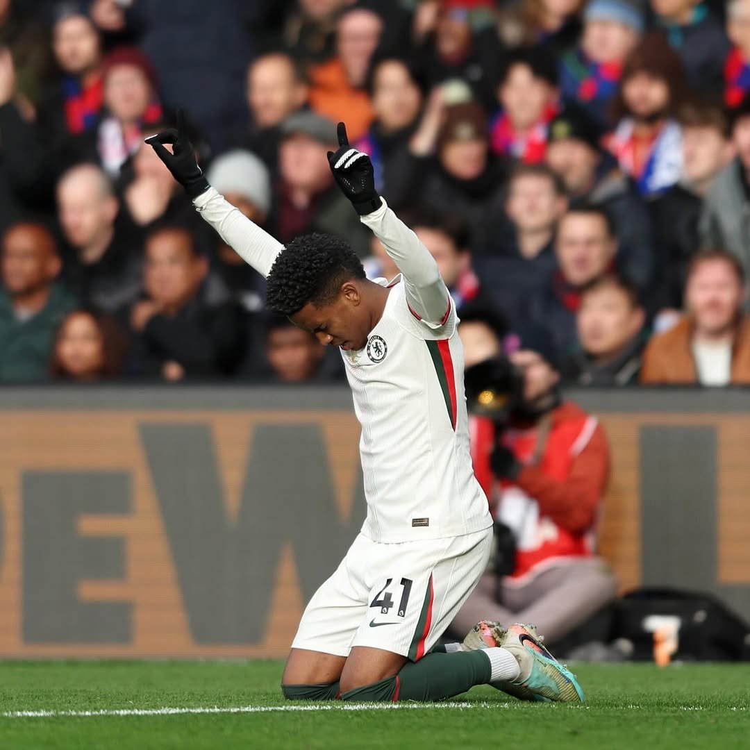 Show de Estêvão comanda vitória em clima ‘brasileiro’ do Chelsea